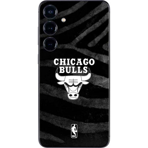 NBA Chicago Bulls Black Animal Print Galaxy S25 Skin